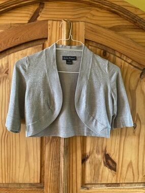 Women Jessica Howard silver shrug cardigan 1/2 sleeve sweater size M
